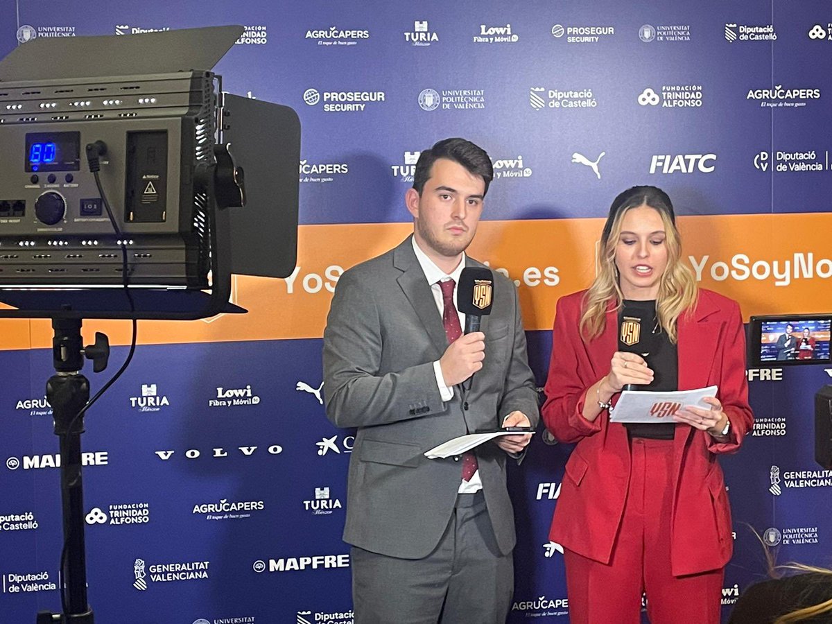 GustavoClement's tweet photo. L’enhorabona als companys de @yosoynoticia_ de @pedro_morata per altra gala espectacular. 

Especialment, a @alex_alfaro19 i a @orealejo___, periodistes i presentadors de gran futur. https://t.co/2jG816jgU0