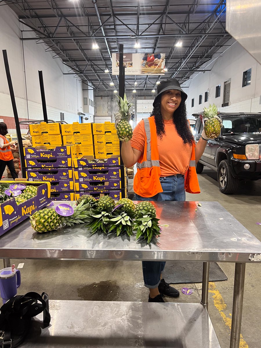 ibew481's tweet image. Shoutout to our #IBEW Local 481 EWMC group for coordinating a volunteer day at @GleanersFBIndy over the weekend! Thank you to everyone who volunteered their time and energy!