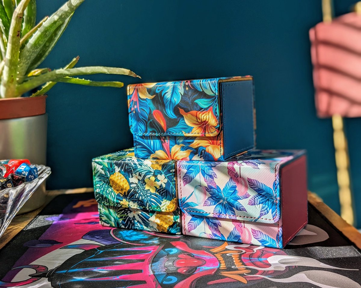 The quickest 'yep, buying all 3' I've ever pulled. 

You KNOW I love @UltimateGuard and these deck boxes are incredible, I can't wait to crack these baddies out at events over the summer! 🏝️🏝️

#notsponsored