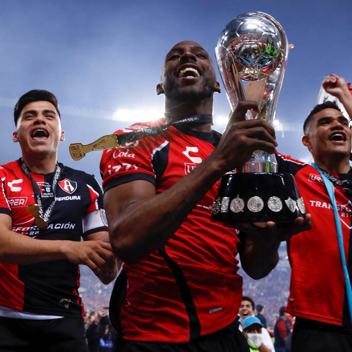 ¿Sabías Qué 📚? Julián Quiñones ha sido campeón de Liga MX en 2021, 2022, 2023 y ahora está nuevamente en una Final, con el @ClubAmerica; hace casi 50 años que nadie es campeón en 4 años seguidos 🔥