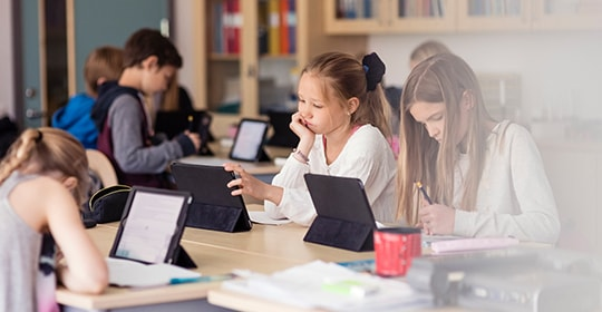 AI cannot replace teachers in the classroom, but it can empower them. When it comes to diversity and individualized learning, #AI may be the catalyst to address these issues and make sure no student is left behind. Learn more about AI solutions. dy.si/Mmphi