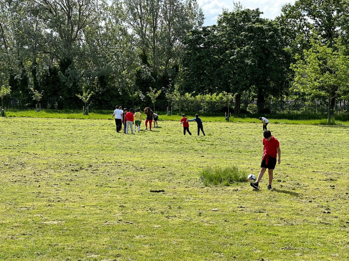 Year 6 celebrated the end of SATs with a sunny field trip to the local park, enjoying various fun activities outdoors! ☀️🎉 #Year6 #FieldTrip @EducationEACT