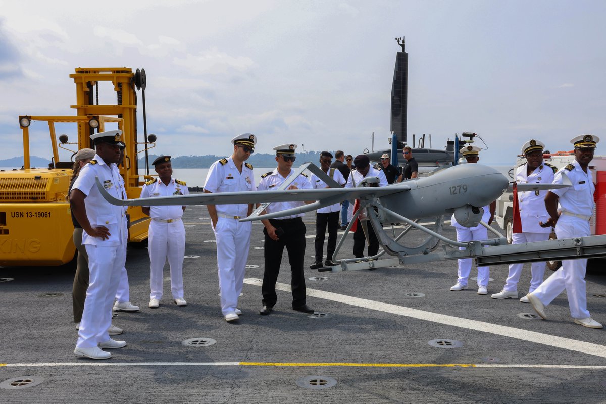 #NavyPartnerships

More than 30 countries participating in Exercise Obangame Express tour expeditionary sea base Hershel 'Woody' Williams (ESB 4).

📸: MC1 Ridge Leoni

#ExerciseObangame #Express2024 #USNavy #Navy #Africa #Allies