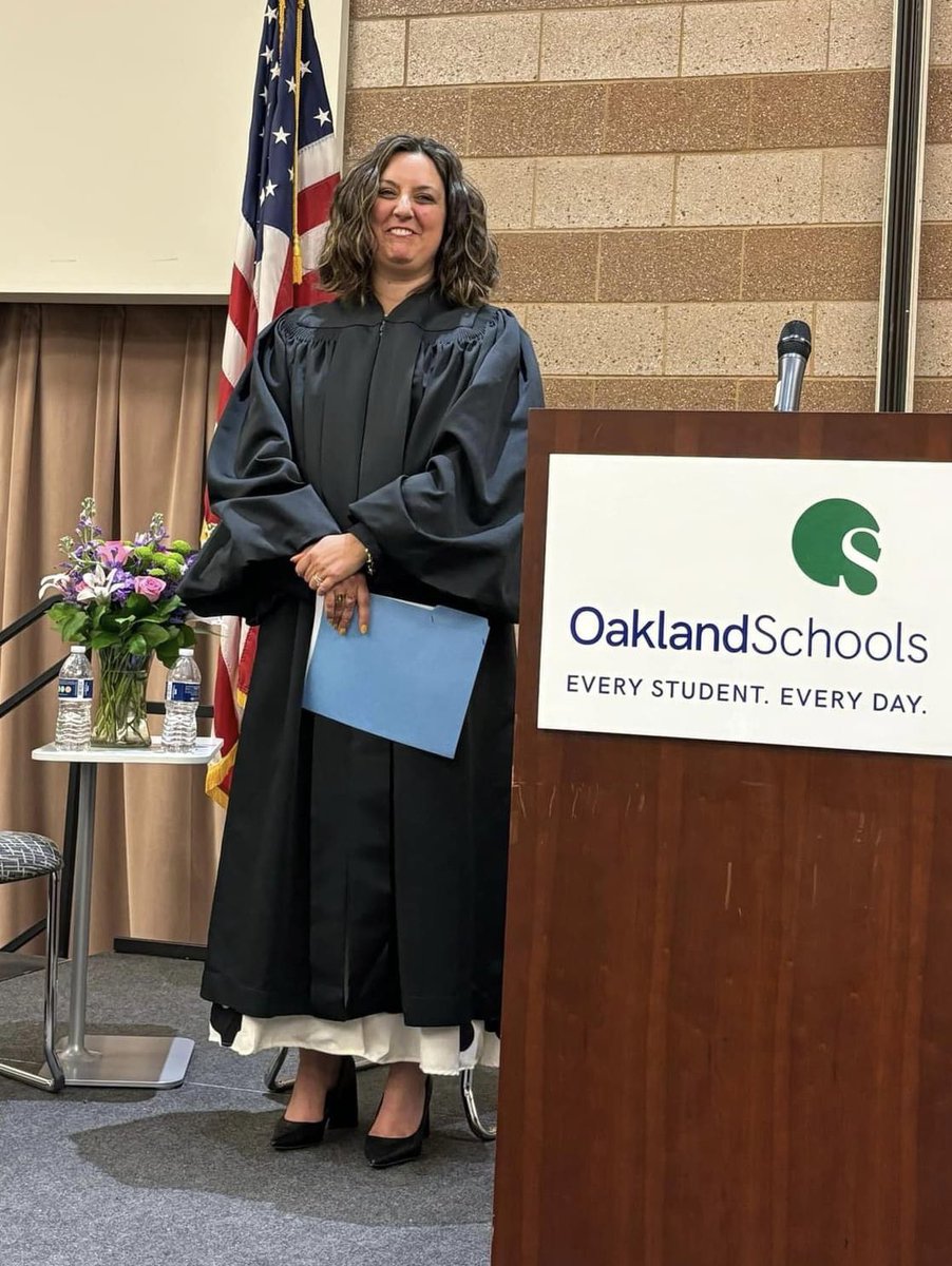 Congrats to #OaklandTogether40 alum & MI Court of Appeals Judge Adrienne Young. The #OaklandCounty resident was sworn in during an investiture ceremony last week. @GovWhitmer appointed the former @sadomich Assistant Defender in January, citing her work to ensure justice for all!