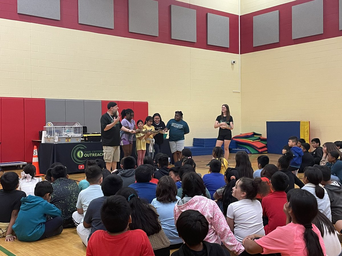 megmegs15's tweet photo. Cool Critters Outreach #AAGV Very interactive and informative! Great incentive for our students’ hard work on IReady! https://t.co/oSUQOAONjN