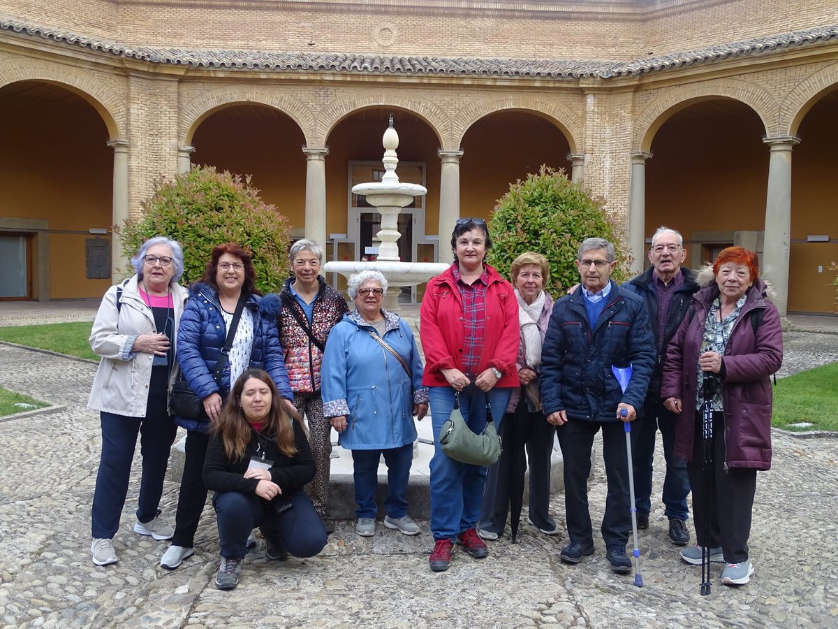 AroHuesca's tweet photo. El pasado viernes hicimos una visita guiada por la ciudad de Huesca y, aparte de descubrir rincones preciosos, lo pasamos estupendamente https://t.co/aOKTz2hLBC