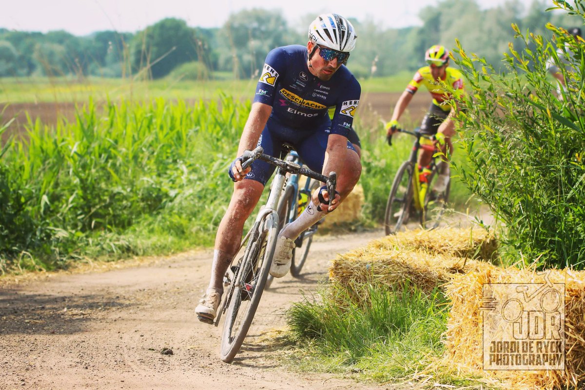 Mooi sportweekend voor deze werkmens🫡 , zeker vandaag genoten van het feit dat we goed als ploeg reden!
UCI1.1 Antwerp port epic - 95ste
UCI1.1 Ronde v Limburg - 28ste 

#cycling #racing #deschachthensmaes