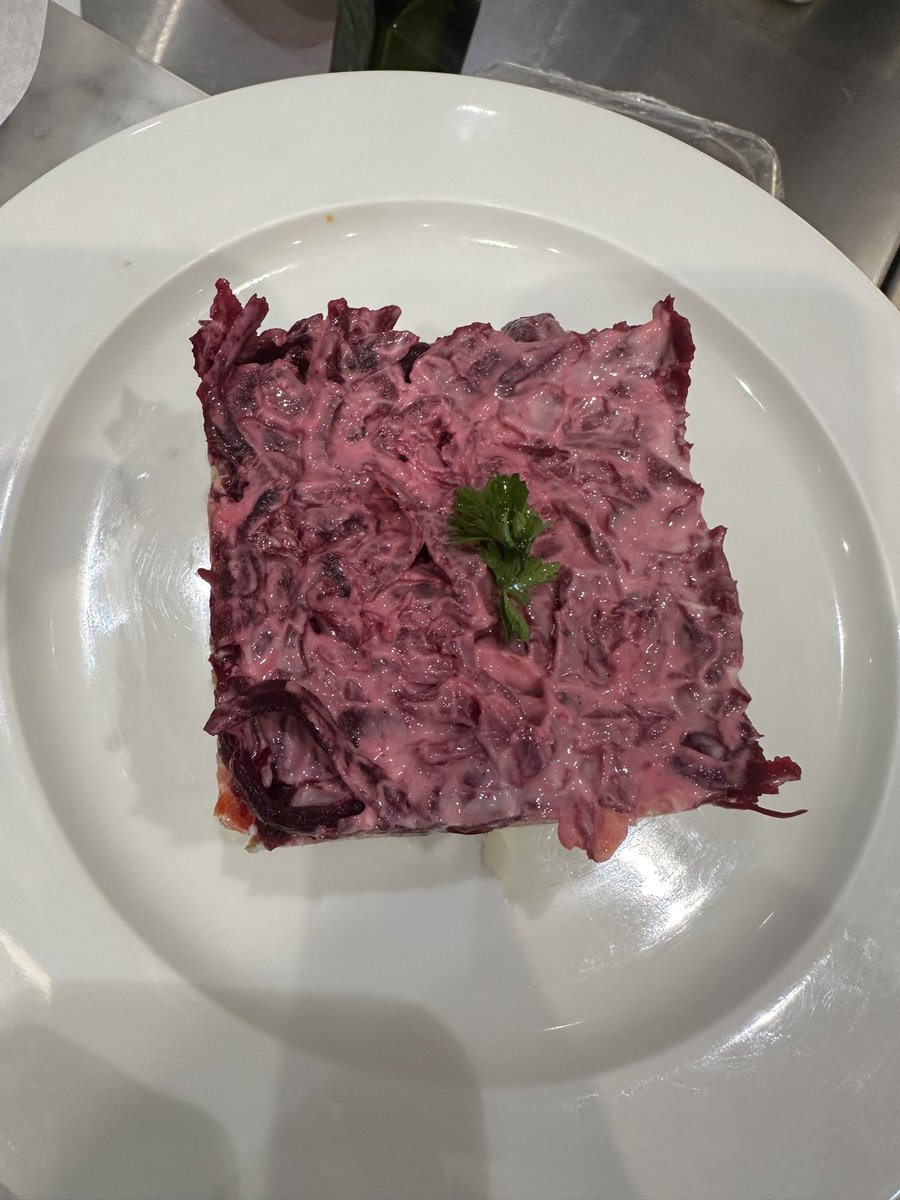 Antes de viajar nos tocó cocina Rusa 
Canapé de caviar rojo 
Uja imperial (Sopa de los zares)
Ensalada Shuba 
<a href="/KolobokMexico/">Kolobok</a>