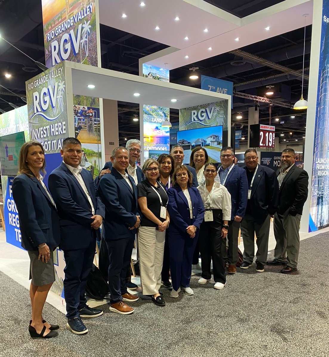 WeslacoEDC's tweet image. ICSC RECON in Las Vegas is in full motion! Weslaco’s top leaders are on the ground, connecting with key players, gathering leads, and sealing deals. We’re walking the miles and putting in the hours to put Weslaco on the map! 💫

#ICSCRECON #Weslaco #RGV #econdev