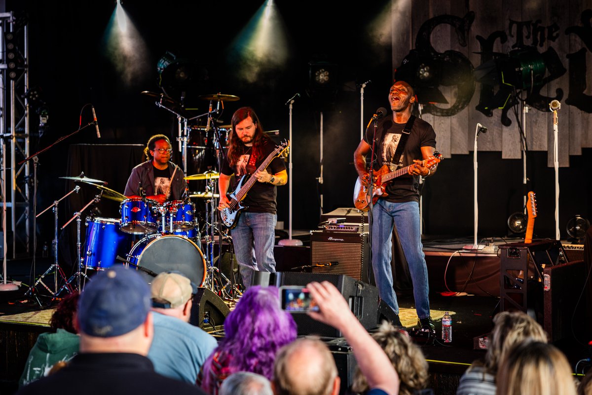 Cedric Burnside tweet media