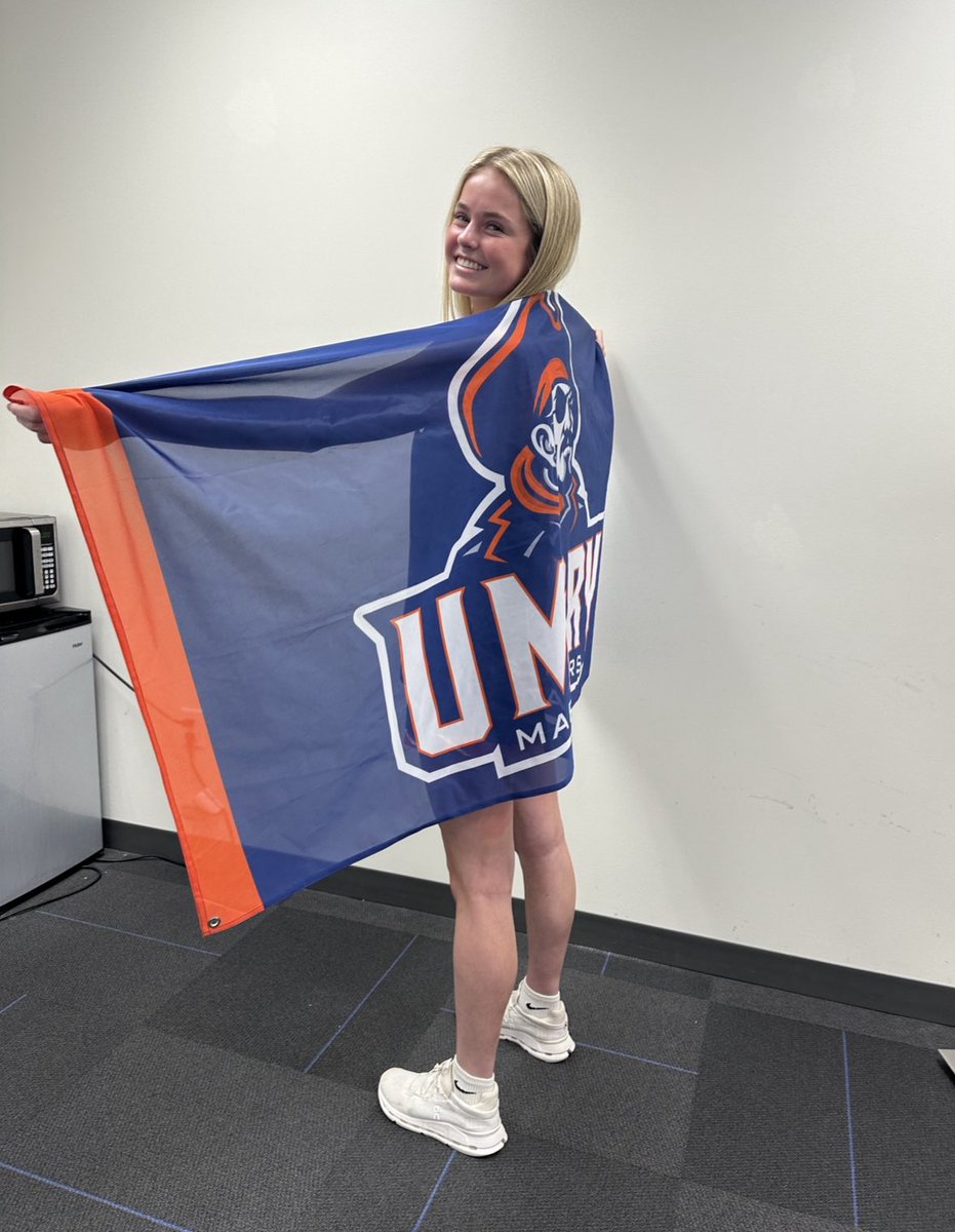 KendraOverskei's tweet photo. After a great day with @UMaryWomenBball I am grateful to receive a scholarship offer from @neumania_UMARY and UMary! Thank you for an amazing experience! 🧡💙 https://t.co/BAcz1tcGLn