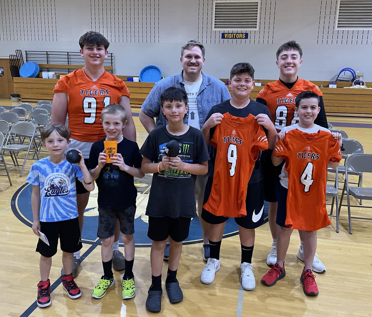 Michael Curtis (@coachcurtiswchs) on Twitter photo We took the roadshow to Eisenhower Elementary today!
Congrats to our Simon Says winners & thanks to former Eisenhower Eagles Quinton Wilson & Brody Heady for coming back to your old stomping grounds!
<a href="/tigerfbcoach/">coach curtis</a> <a href="/MrCauhorn/">Coach Cauhorn</a> <a href="/WarsawTigerFB/">Warsaw Tiger Football</a> We took the roadshow to Eisenhower Elementary today!
Congrats to our Simon Says winners & thanks to former Eisenhower Eagles Quinton Wilson & Brody Heady for coming back to your old stomping grounds!
<a href="/tigerfbcoach/">coach curtis</a> <a href="/MrCauhorn/">Coach Cauhorn</a> <a href="/WarsawTigerFB/">Warsaw Tiger Football</a>