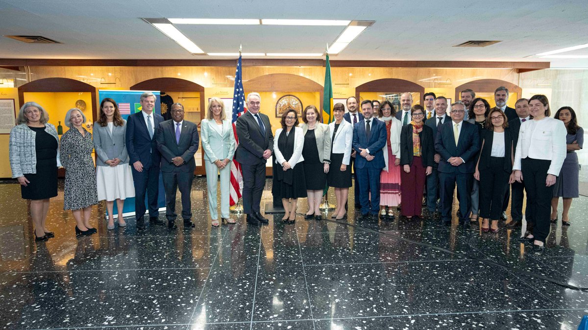 Today, the Secretary-General, Ambassador Maria Laura da Rocha 🇧🇷, and US 🇺🇸 Deputy Secretary of State Kurt Campbell cochaired the 2nd High-Level Dialogue, in Washington, a few days before 🇧🇷 and the 🇺🇸 celebrate 200 years of their diplomatic relations. @DeputySecState