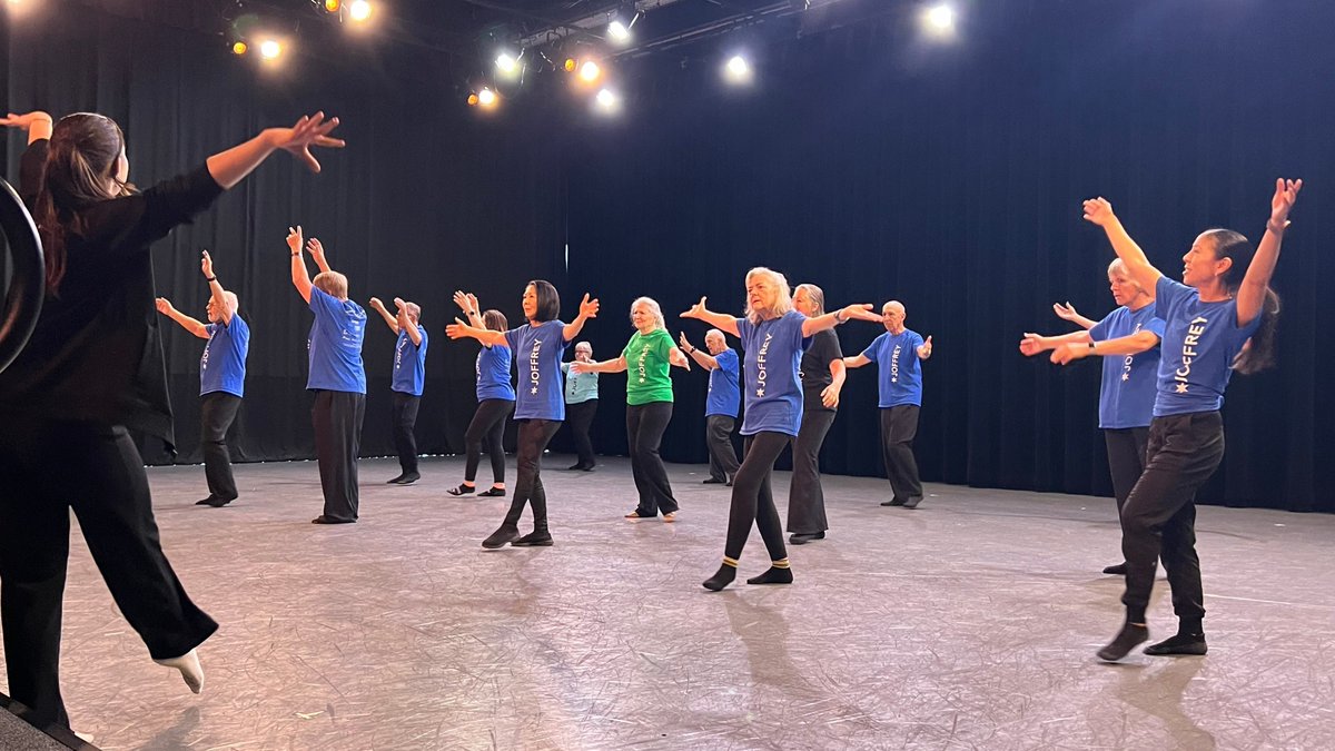 'It’s been an excellent exercise option for people, not only to manage the symptoms but also to create a wonderful social environment.' @WBBMNewsradio shares the story of @NM_Movement #Parkinsons patients taking the stage @joffreyballet. buff.ly/44SvfTW