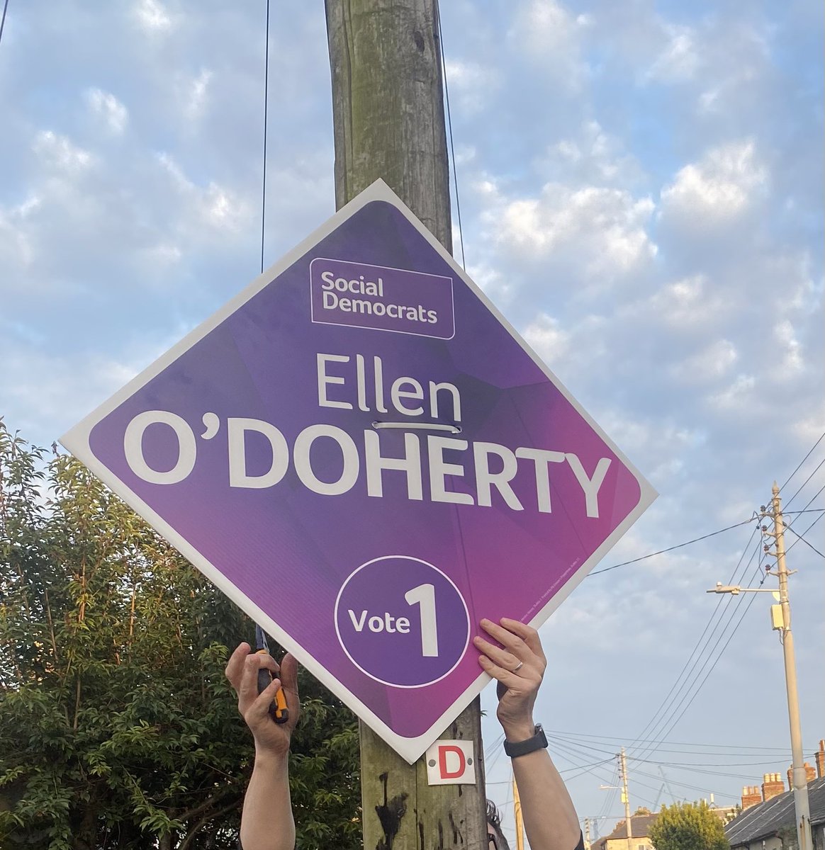 Some good postering weather again this evening 🌞💜