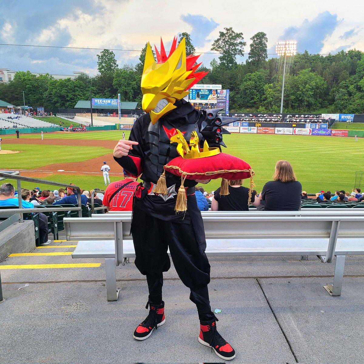 Famous_player_'s tweet image. Put me in coach! I have over 800 career wins.