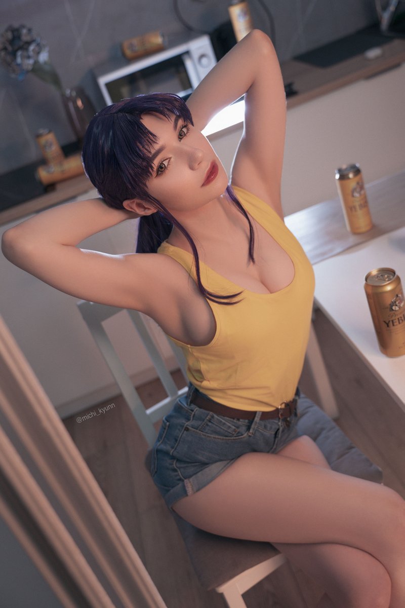Sharing an evening with Misato Katsuragi is like finding a rare gem ✨

#Evangelion https://t.co/jz7bMdEBu0