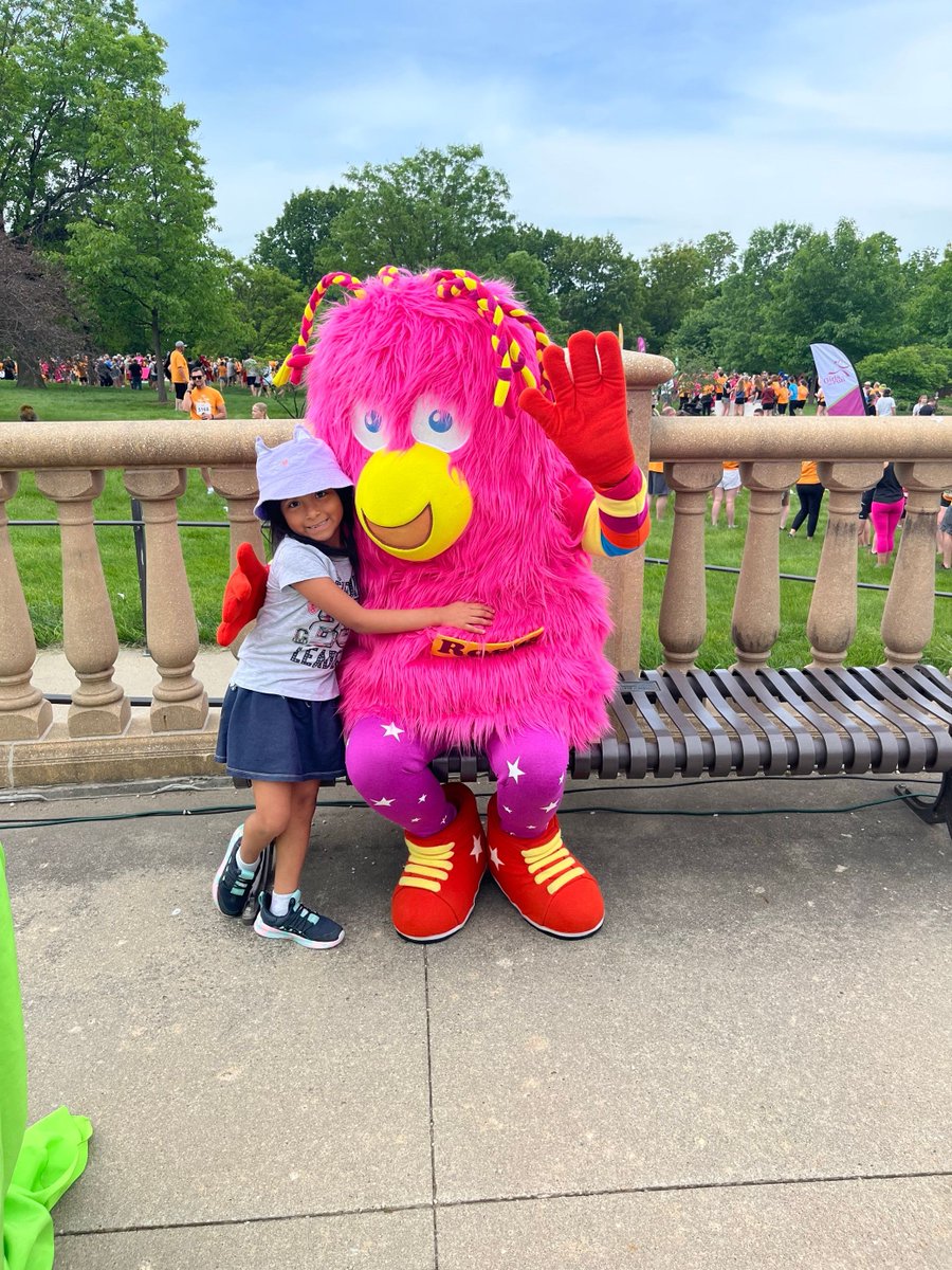 Sunday Rosie cheered on young readers and runners at the Girls on the Run 5K. Learn more about Rosie and the work our team is doing to encourage early literacy: dmpl.org/rosie