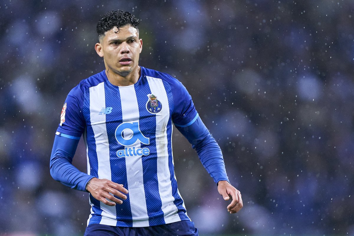 🚨🇧🇷| #MUFC are reportedly eyeing a summer swoop to sign Brazilian striker Evanilson from FC Porto. (@JornalNoticias) 🗞️