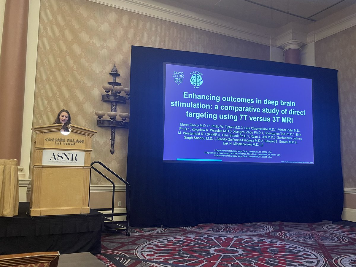 @ElenaGreco_11 presenting some beautiful 7T images at #ASNR24. Classic @EMiddlebrooksMD lab work- we are so glad she will be resident at @OHSURadiology soon!
