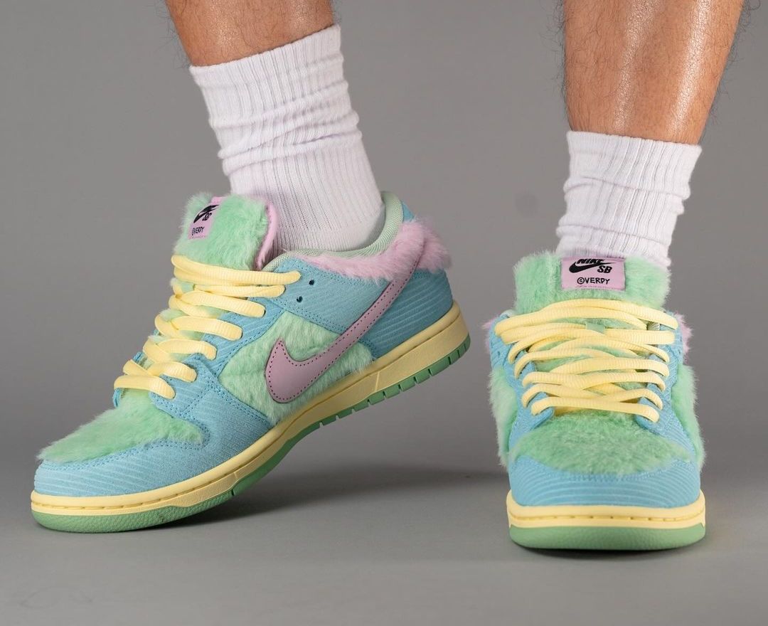 JustFreshKicks's tweet photo. On Foot Look at the Verdy x Nike SB Dunk Low “Visty” Collab 🧸🎨 https://t.co/47EQi5I4ID https://t.co/uzMJPG9p4H