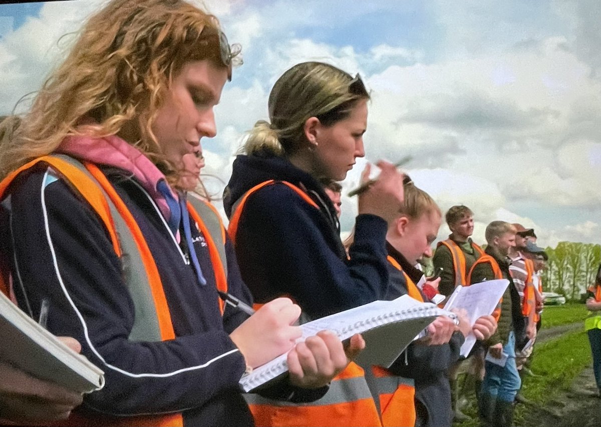 Great to see our Agriculture students & staff featuring on tonight’s Ffermio (S4C’s Welsh language farming magazine) - focusing on the recent undergraduate study tour to Cambridgeshire. Nice interviews with lecturers @CenJones @NiaDavies28 & our wonderful students - da iawn pawb!