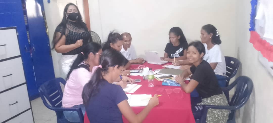 REUNION MESA TÉCNICA * Planificación de la semana * Actividades para la Mujer * Planilla 1X5 * Entre otras... Coordinadora Edith Velázquez #ConcienciaPatriótica @NicolasMaduro @_LaAvanzadora @Sociabolivarian @MisinRobinsonP2 @Guarico_Mision