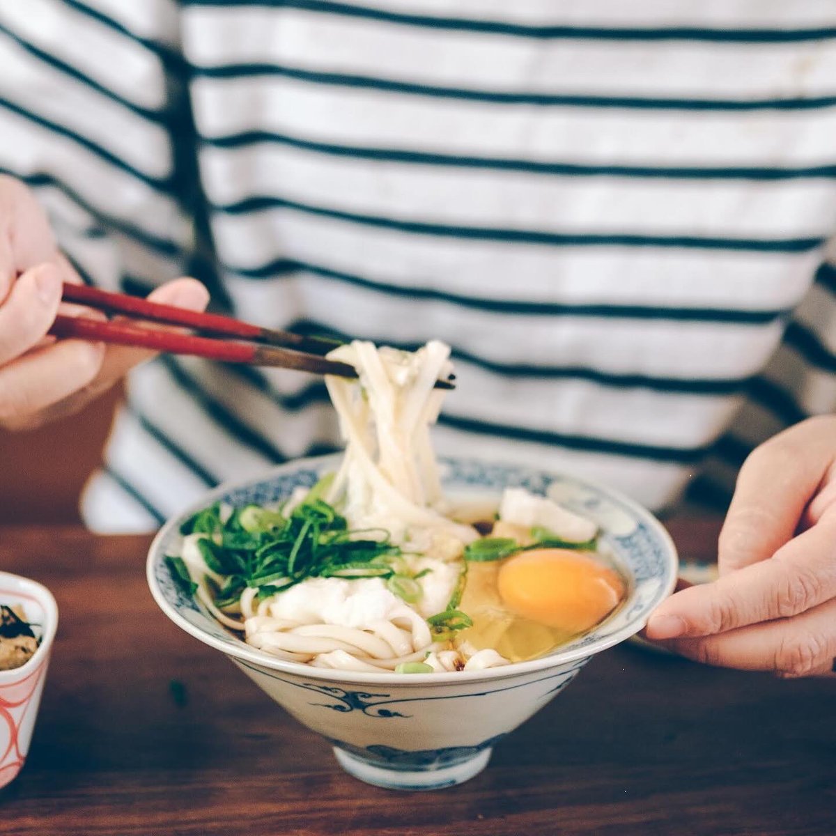 akipinnote's tweet photo. 妻の、妻による、ぼくらのためのうどん。
#fujifilm_xseries https://t.co/sxIjZoKu01