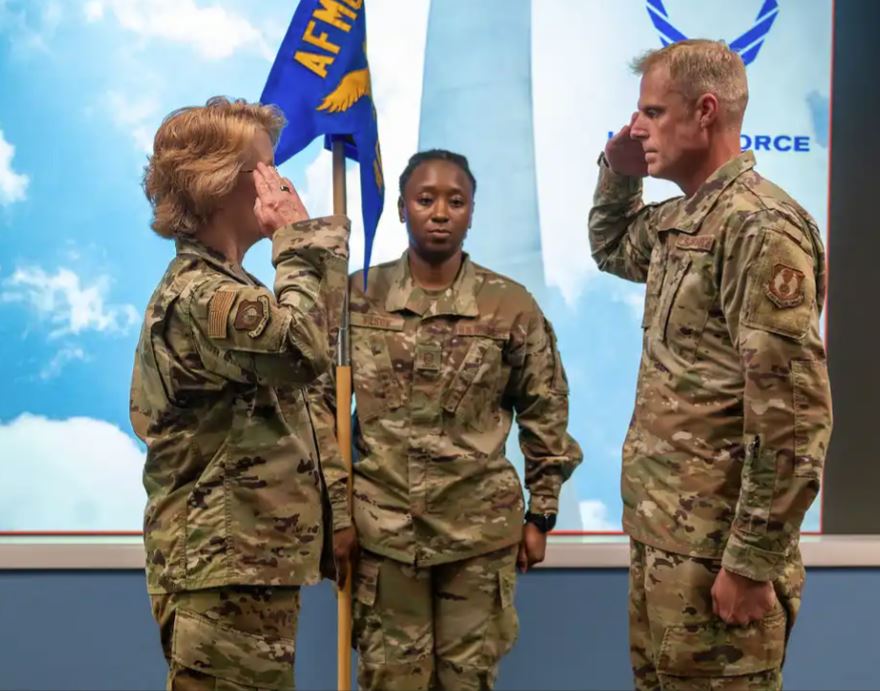 Earlier today, Chief Master Sgt. Timothy Wieser took the flag as AFLCMC’s Command Chief Master Sergeant. Center Commander Lt. Gen. Donna Shipton presided over the Assumption of Responsibility ceremony. Many #AFLCMC senior leaders attended the ceremony. #USAF