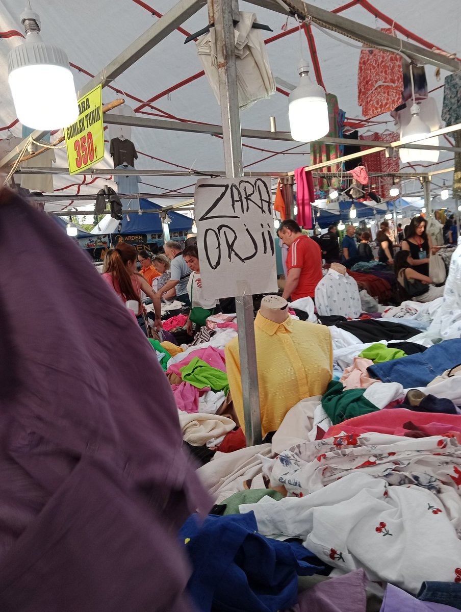 Bu gün pazara Zara orjii ürünleri gelmişti