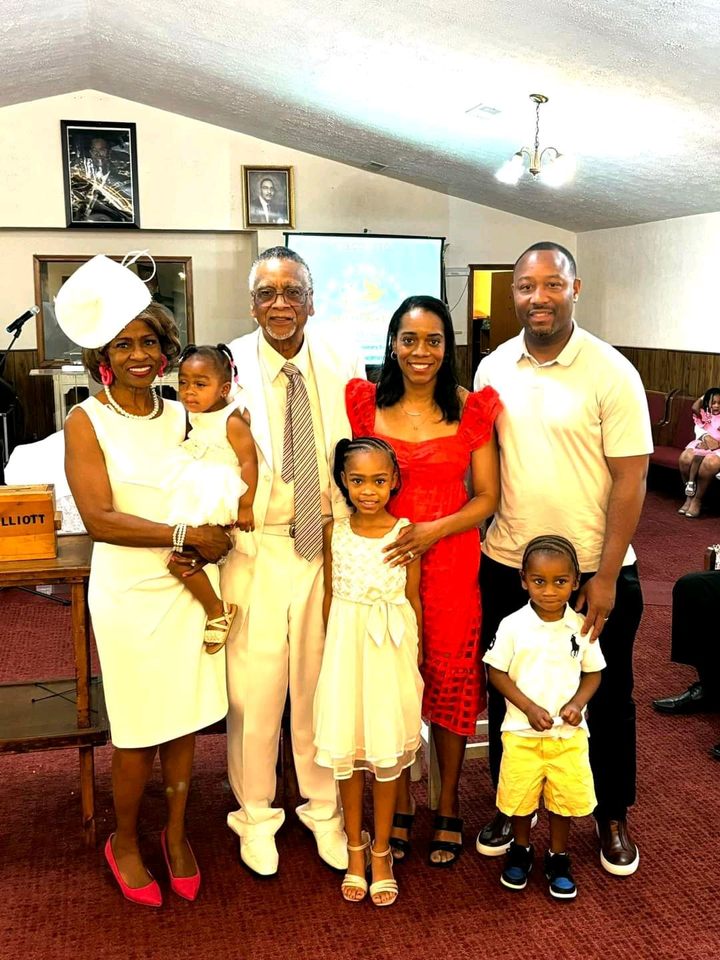 AKAEtaOmega's tweet photo. Congratulations to our sister, Grinda Martin, on her recognition as a 60-year member at New Jerusalem Baptist Church. https://t.co/Hav7MhWmE0