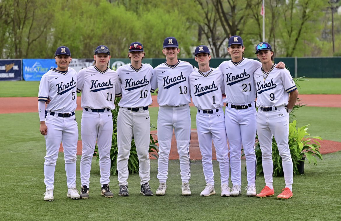 wozniak_brady's tweet photo. Thank you for a great 4 years Knoch Baseball ❤️ https://t.co/L7wU4prjaO