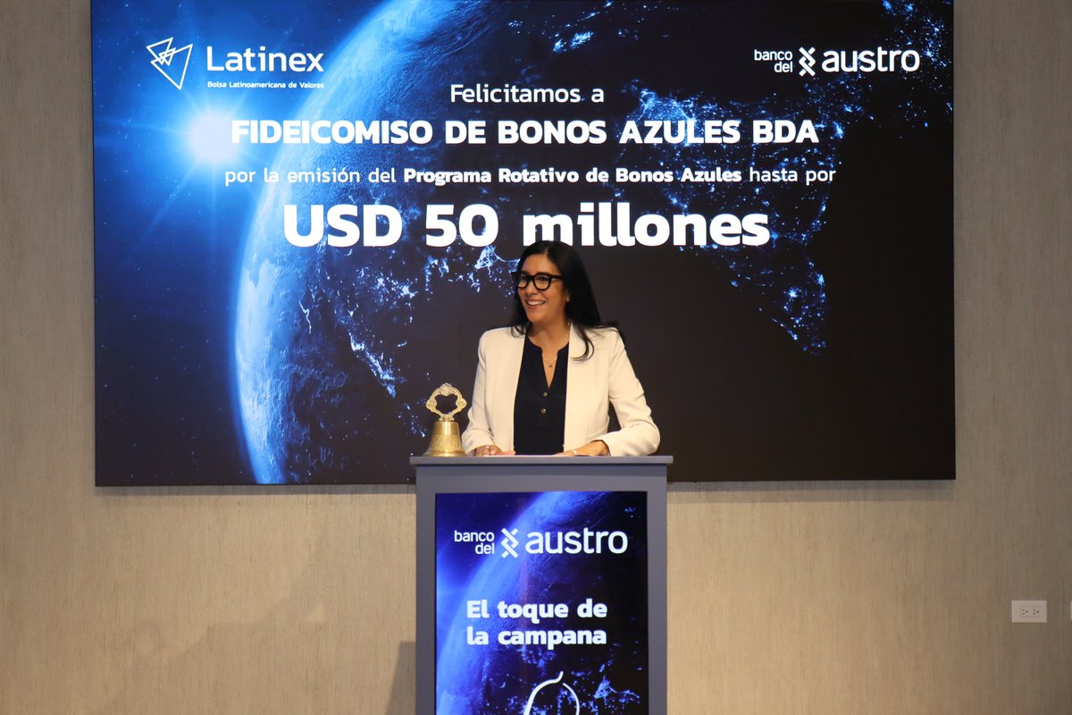 LatinexBolsa's tweet photo. 🔔 ¡Celebramos la participación de FIDEICOMISO DE BONOS AZULES BDA en el Toque de la Campana de #Latinex como nuevo emisor y primera emisión del Programa Rotativo de Bonos Azules hasta por USD 50 MM! 🎉 https://t.co/30cNoS10st
