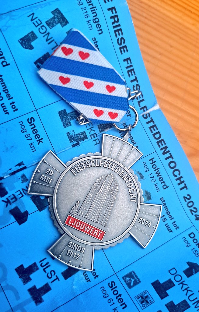 Myn 3e Fyts11stêdetocht wer folbrocht, lans moaie Fryske plakken, fyts-Smurfen en entûsjastst publyk 🙌🎶
Fryslân op syn Bêst! 🌞
#Fyts11 #Fietselfstedentocht #fiets11