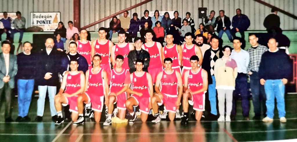 Buenas noches.#LosOrigenes Un joven @monchofdez y alguna que otra cara conocida, al frente del #EDMEstradense 1996/97