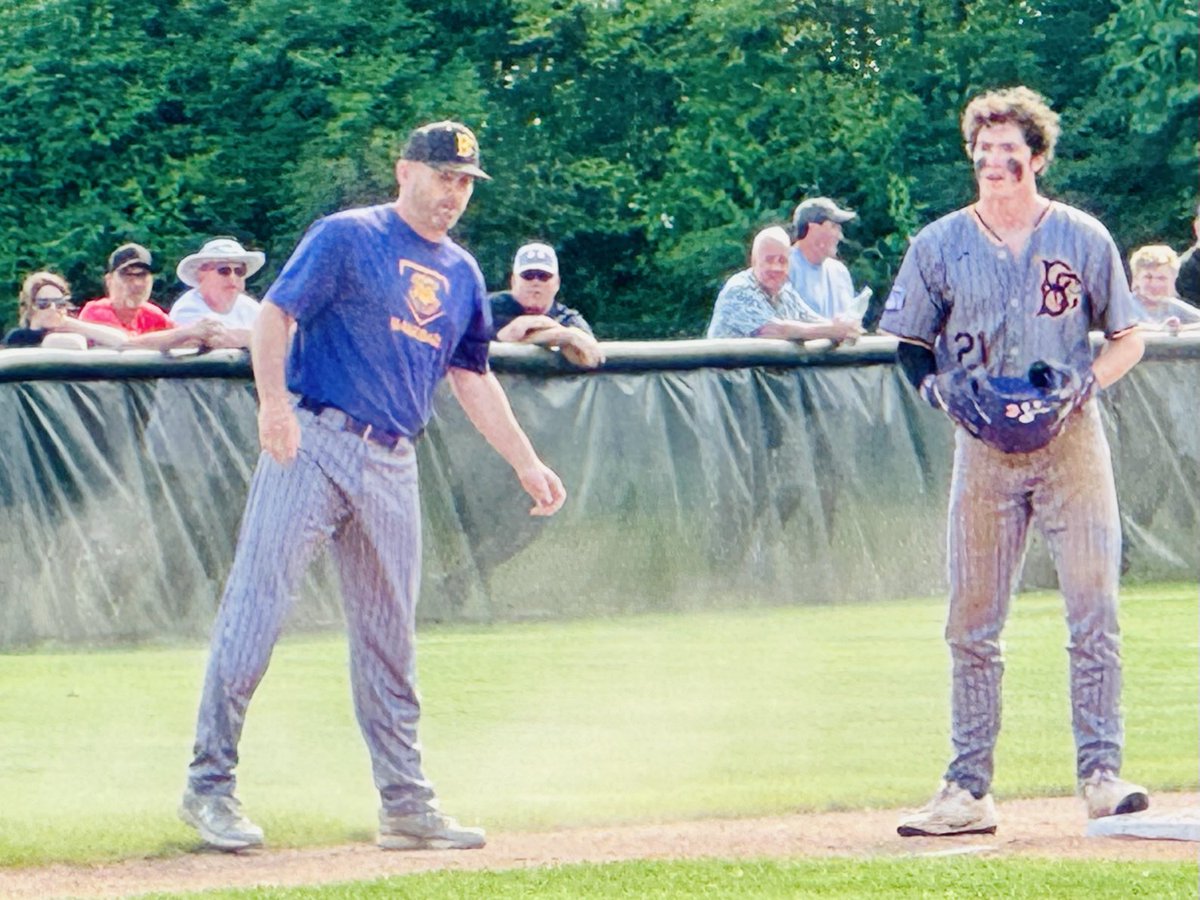twil2323's tweet photo. Bloom—Carroll strikes first, thanks to a triple by Brody Bishop and an RBI single from Markus Roberson. ⁦@BCBulldogsports⁩ ⁦@BCBaseballFB12⁩ ⁦@BrodynBishop⁩ https://t.co/giFJqaqE5m