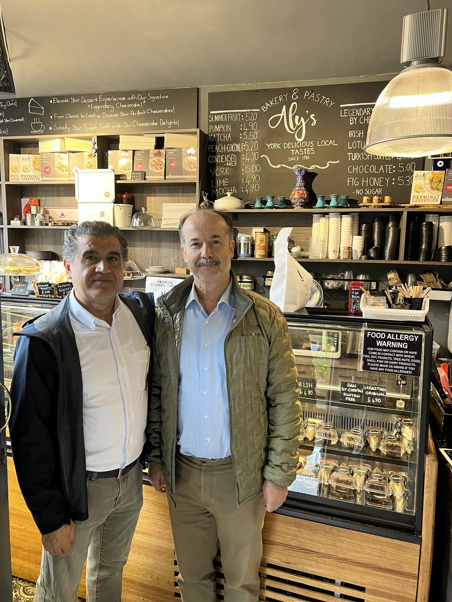 Bugün  İngiltere deki cafemizin misafiri Yunus Emre Enstitüsü Başkanı Prof. Dr. Şeref ATEŞ @serefatess 
 bizi ziyarete etti Ziyaretinden dolayı kendine çok teşekkür ediyoruz 

•
•
•