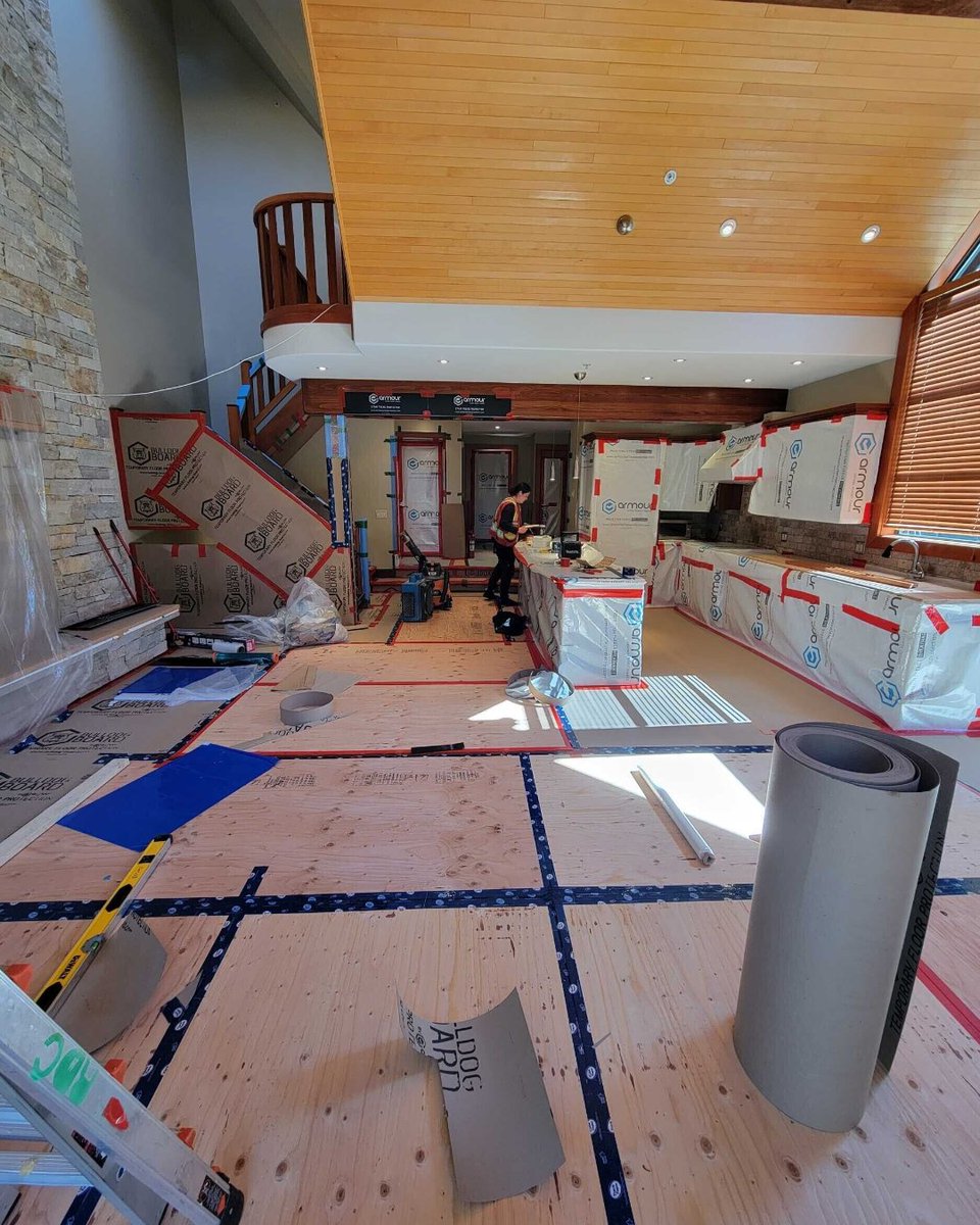 RDCFineHomes's tweet image. At RDC, we know that your home is special, and the spaces that don’t get renovated need to look just as good at the end of the project as they did when you left. That is why we take the time to protect them right!

#RenovationProtection #HomeRenovation #QualityRenovation