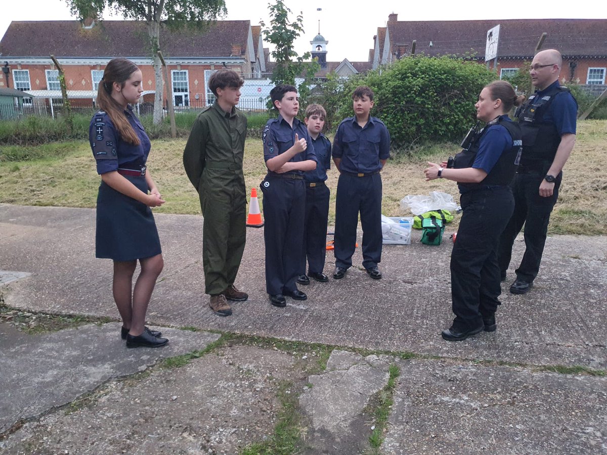 Tonight we visited @2262RAFAC Bexhill Air Cadets, we spoke about #communitypolicing and crime scene investigations, before asking them to put their new detective skills to the test in a scenario we set up for them. 
#PCSOPhillips #PCSOHolter