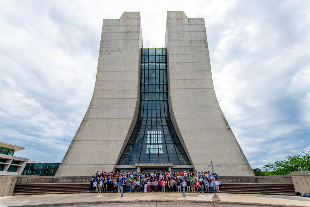 Fermilab's tweet image. This week, scientists from around the world are gathered at Fermilab to discuss the Deep Underground Neutrino Experiment! 🌎🌍🌏
dunescience.org
#DUNEscience #neutrino #physics @DUNEScience