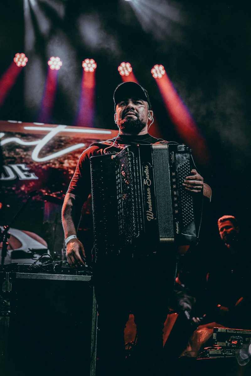 *
Como não me orgulhar de mim? Se só eu sei tudo que tive que passar até estar aqui.
De todas às vezes que chorei e tive que me fazer forte.
Eu sou incrível e não importa o que você diga sobre mim, Eu conheço minha trajetória!

📸 @felipe.casttor 

#resiliencia #cabecaerguida