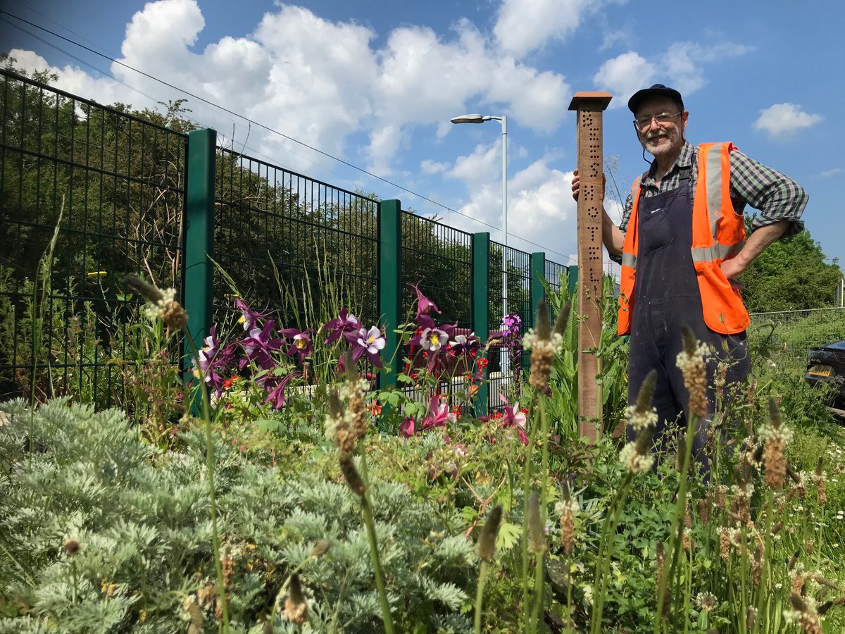 Happy WORLD BEE DAY, which is observed on 20th May each year by many Station Adopters across East Anglia.
This helps draw attention to the essential role bees/other pollinators play in keeping people and the planet healthy.
@ESSCRP_ 
@CommunityRail 
@greateranglia 
@networkrail