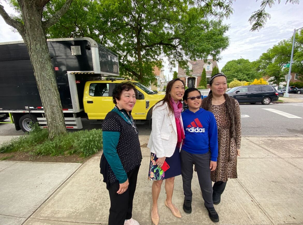 This weekend we hosted another successful bike helmet giveaway with <a href="/NYC_DOT/">NYC DOT</a> where we distributed 1,015 helmets - the second-highest total this year! Thank you to everyone who came out and I hope to see safe cycling with bike helmets across the district! 🚴