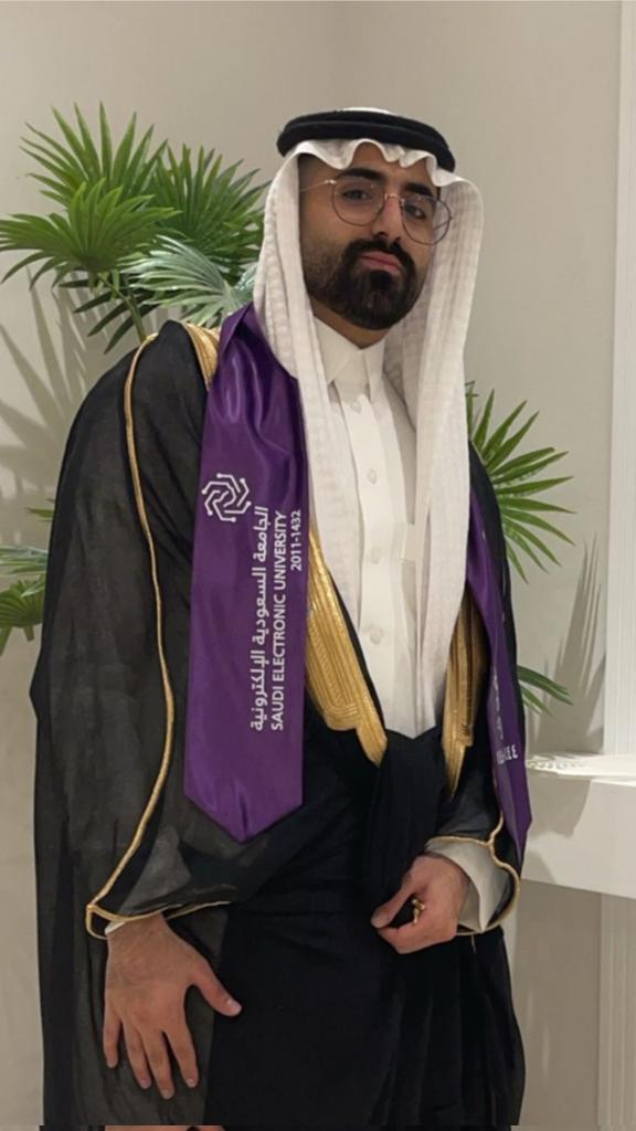 maz7070's tweet photo. #تخرج
كل التهاني والتبريكات للاخ عبدالرحمن سعد بن عمير الشهري تخرج ابنه المهندس ماجد  وحصولة على درجة الماجستير مع مرتبة الشرف الاولى https://t.co/oR78QnLnWE