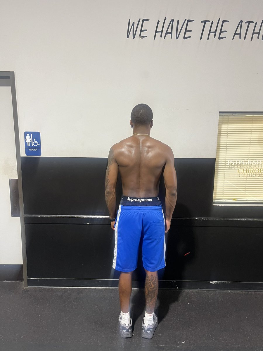Off season workout results training with @blaylock_23 @armedsports…from 172lbs to 184lbs….LA I’m on the way ✌🏾