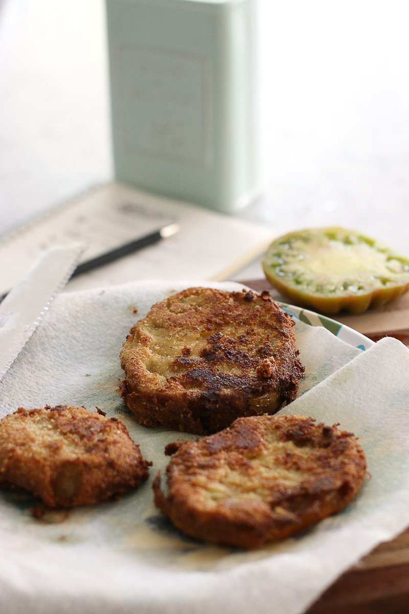 Get ready to taste a piece of Southern heaven with these Low Carb Fried Green Tomatoes! Crunchy, flavorful, and gluten-free. You gotta try it! 🍅💚 #southernfood #glutenfree #lowcarb #eathealthy #yumrecipe in Eat Happy Too! amzn.to/2EZghBT