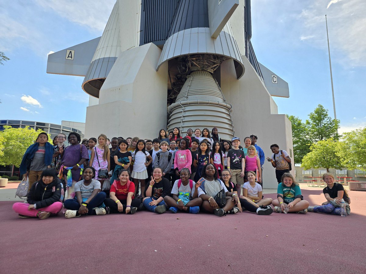 Most of 4th grade… at the Space Center