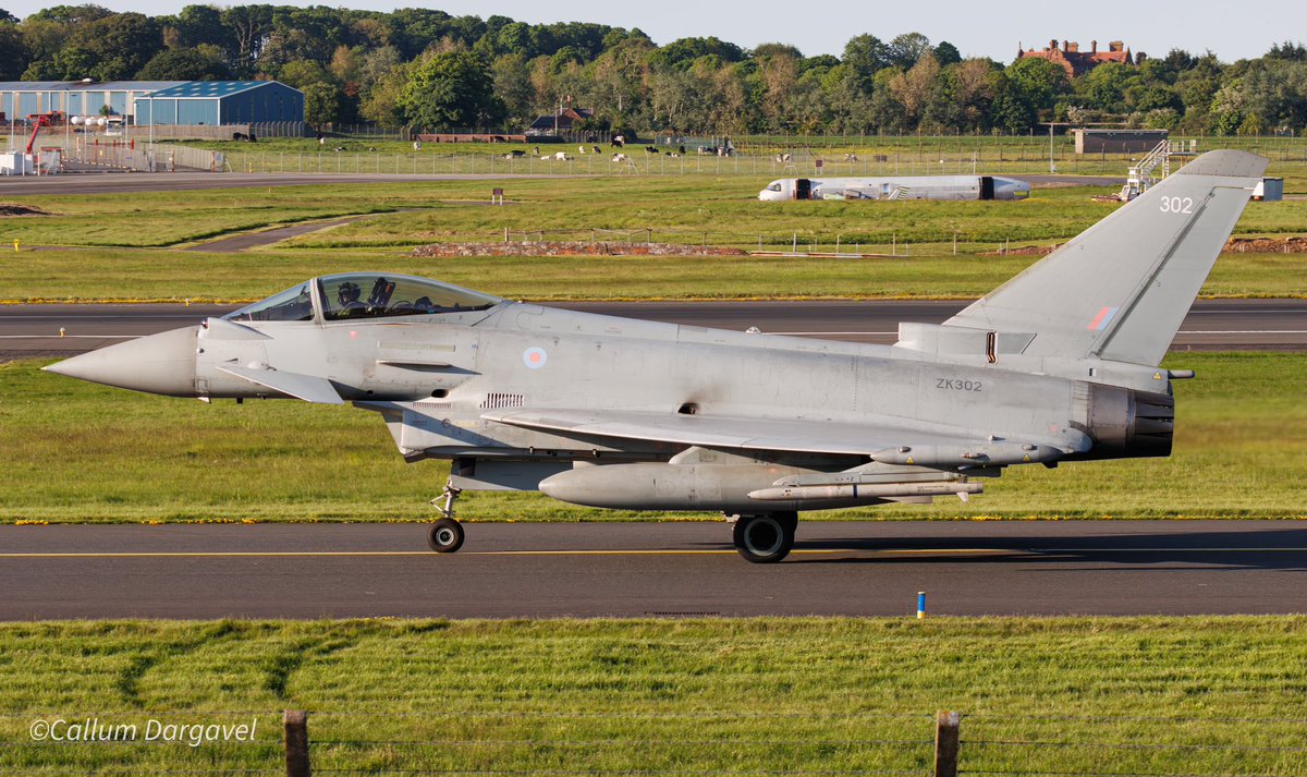 CallumDar21's tweet photo. VENOM02 &amp; VENOM14, a pair of RAF Typhoon’s arriving into Prestwick from RAF Lossiemouth tonight to part take in a land away exercise for a few days 🇬🇧.

#aviation #RAF #royalairforce #typhoon #jet #fighterjet #military #prestwick #prestwickairport https://t.co/zpjQqddEpk