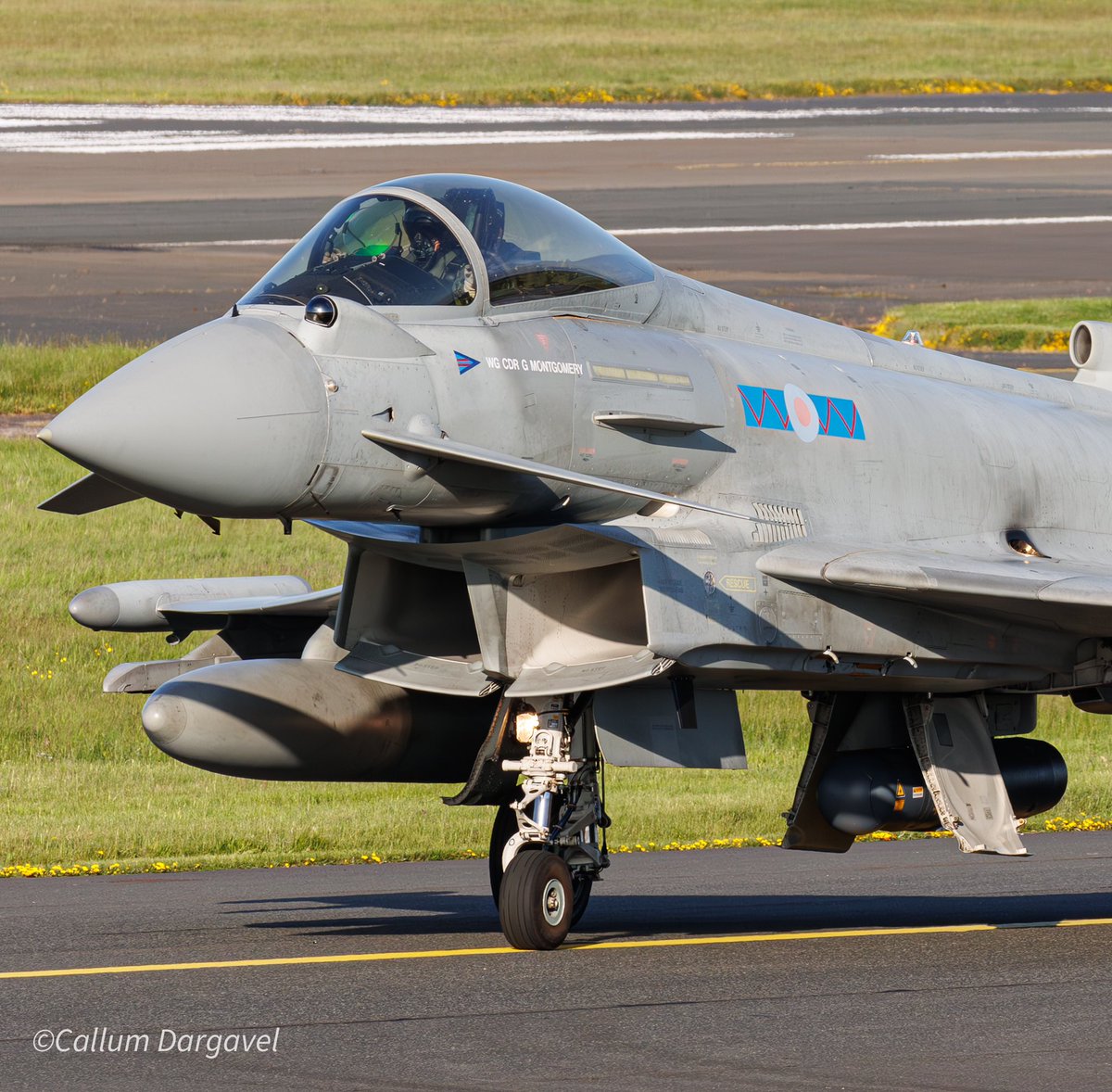 CallumDar21's tweet photo. VENOM02 &amp; VENOM14, a pair of RAF Typhoon’s arriving into Prestwick from RAF Lossiemouth tonight to part take in a land away exercise for a few days 🇬🇧.

#aviation #RAF #royalairforce #typhoon #jet #fighterjet #military #prestwick #prestwickairport https://t.co/zpjQqddEpk