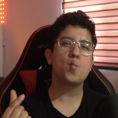 - ★@Comandito81 Emi, muchas gracias por hoy! Disfrute mucho el stream corrido de hoy. Te quiero mucho, ten bonito día y come rico! Nos vemos, muchas gracias por la bendición para mi examen 🤍